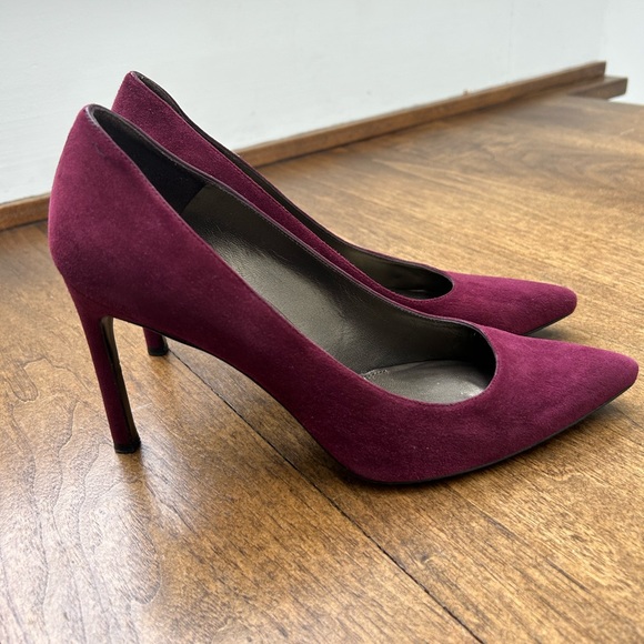 Stuart Weitzman suede pumps. Size 8. Maroon color. - Picture 2 of 11
